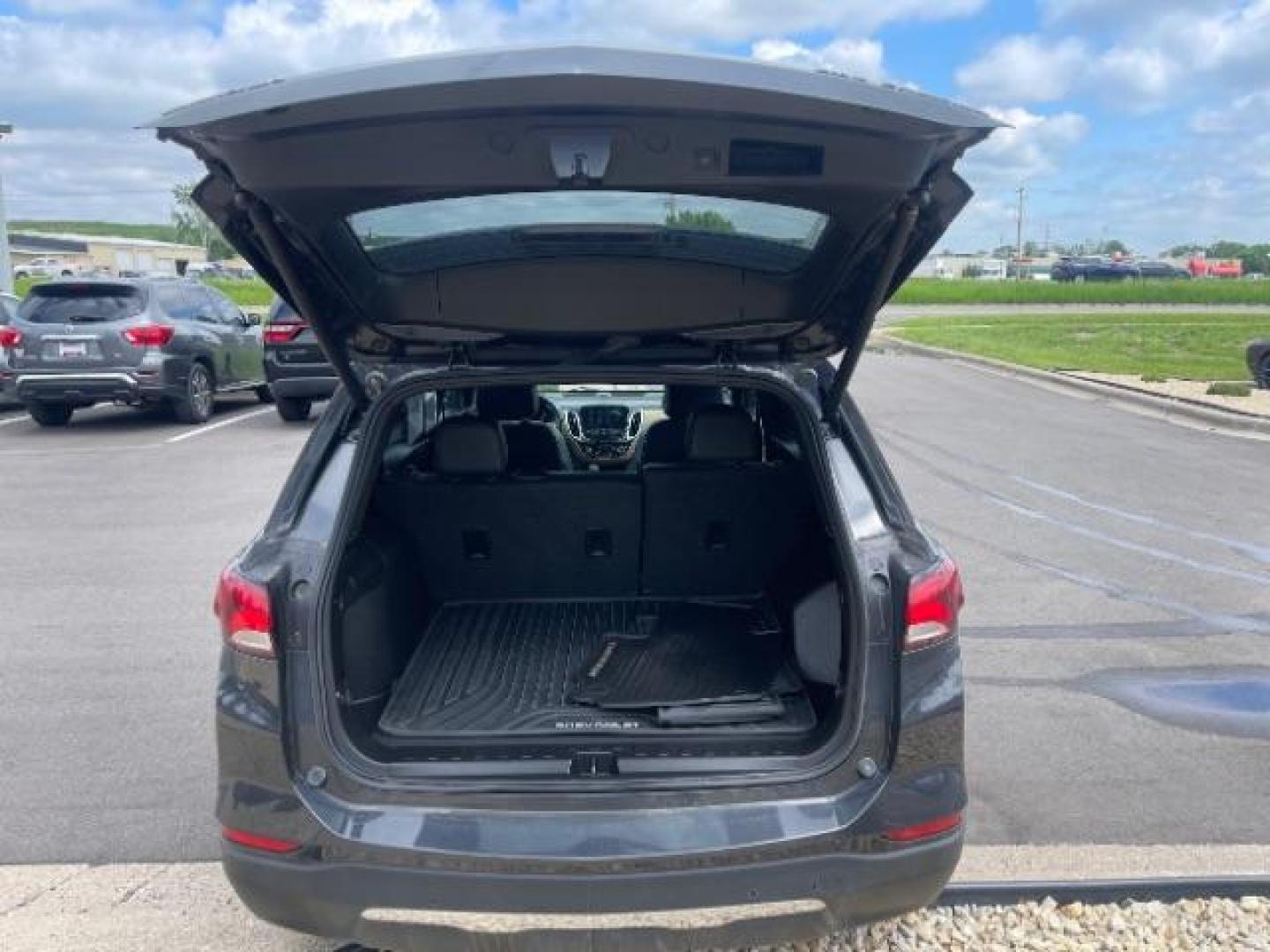 2022 Iron Gray Metallic Chevrolet Equinox Premier AWD (2GNAXXEV6N6) with an 1.5L L4 DOHC 16V TURBO engine, 6-Speed Automatic transmission, located at 745 S Robert St, St. Paul, MN, 55107, (651) 222-2991, 44.923389, -93.081215 - Photo#5