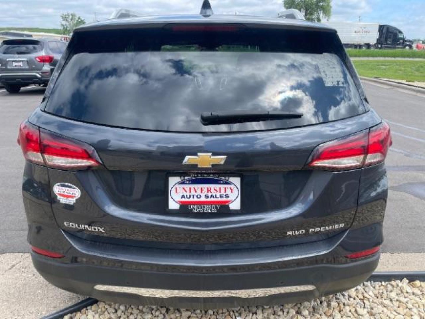 2022 Iron Gray Metallic Chevrolet Equinox Premier AWD (2GNAXXEV6N6) with an 1.5L L4 DOHC 16V TURBO engine, 6-Speed Automatic transmission, located at 745 S Robert St, St. Paul, MN, 55107, (651) 222-2991, 44.923389, -93.081215 - Photo#6