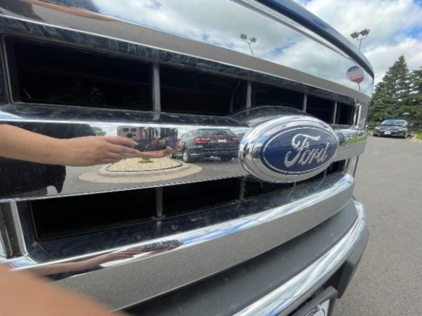 2017 Lightning Blue Metallic Ford F-150 XLT SuperCrew 5.5-ft. Bed 4WD (1FTEW1EF4HK) with an 5.0L V8 engine, 6-Speed Automatic transmission, located at 3301 W Hwy 13, Burnsville, MN, 55337, (952) 460-3200, 44.775333, -93.320808 - Photo#8