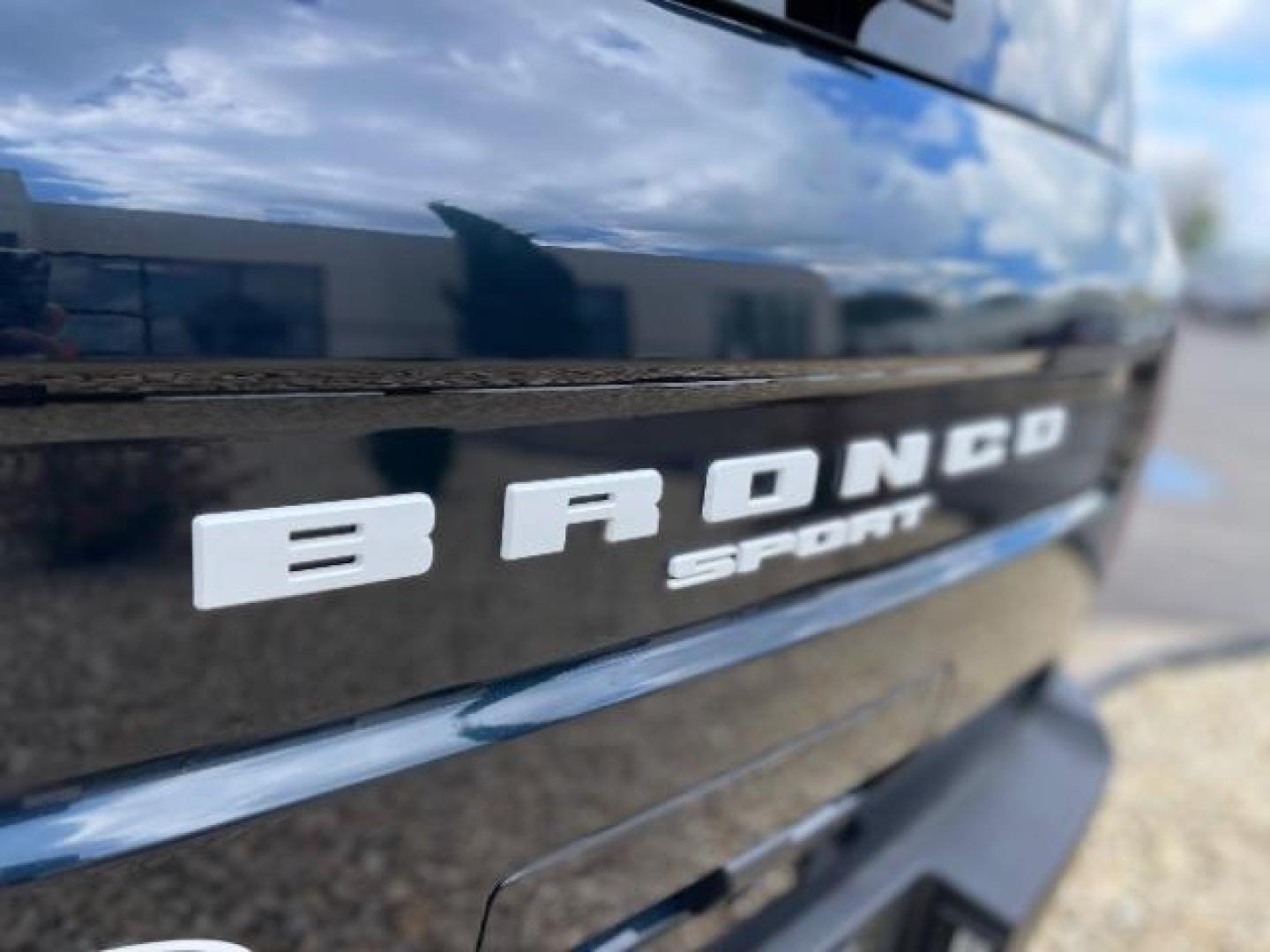 2021 Blue Ford Bronco Sport Big Bend (3FMCR9B63MR) with an 1.5L L3 engine, 8-Speed Automatic transmission, located at 745 S Robert St, St. Paul, MN, 55107, (651) 222-2991, 44.923389, -93.081215 - Photo#8