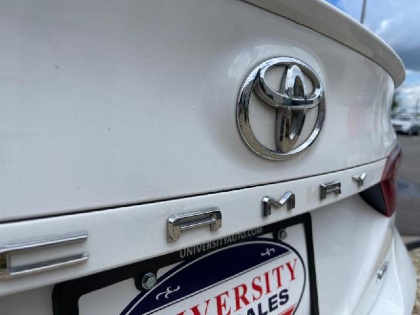 2022 Super White Toyota Camry SE (4T1G11AK0NU) with an 2.5L L4 DOHC 16V engine, 8-Speed Automatic transmission, located at 745 S Robert St, St. Paul, MN, 55107, (651) 222-2991, 44.923389, -93.081215 - Photo#6