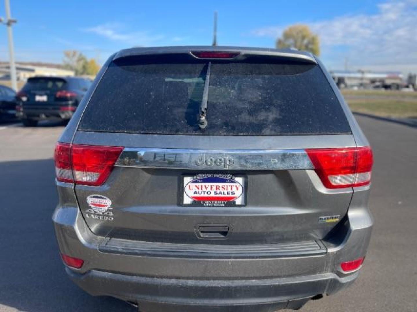 2012 Jeep Grand Cherokee Laredo 4WD (1C4RJFAGXCC) with an 3.6L V6 DOHC 24V engine, 5-Speed Automatic transmission, located at 3301 W Hwy 13, Burnsville, MN, 55337, (952) 460-3200, 44.775333, -93.320808 - Photo#6