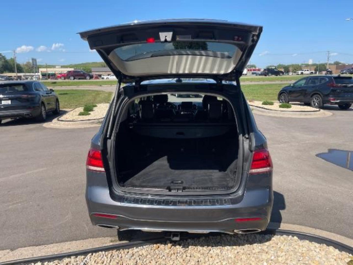 2016 Steel Grey Metallic Mercedes-Benz GLE-Class GLE350 (4JGDA5JB7GA) with an 3.5L V6 DOHC 24V engine, 7-Speed Automatic transmission, located at 745 S Robert St, St. Paul, MN, 55107, (651) 222-2991, 44.923389, -93.081215 - Photo#10