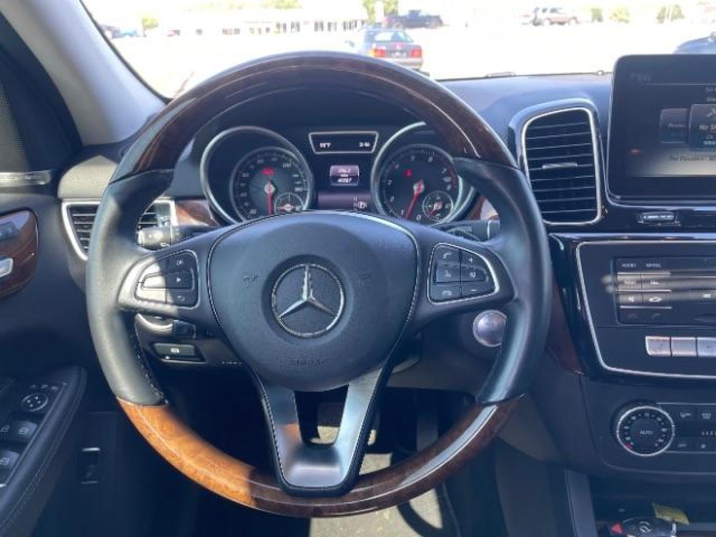 2016 Steel Grey Metallic Mercedes-Benz GLE-Class GLE350 (4JGDA5JB7GA) with an 3.5L V6 DOHC 24V engine, 7-Speed Automatic transmission, located at 745 S Robert St, St. Paul, MN, 55107, (651) 222-2991, 44.923389, -93.081215 - Photo#13