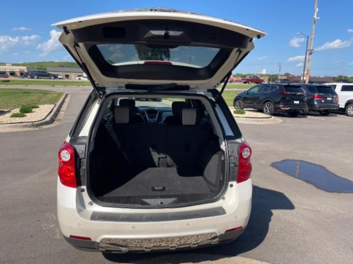 2014 Summit White Chevrolet Equinox LTZ 2WD (1GNALDEK5EZ) with an 2.4L L4 DOHC 16V FFV engine, 6-Speed Automatic transmission, located at 745 S Robert St, St. Paul, MN, 55107, (651) 222-2991, 44.923389, -93.081215 - Photo#10