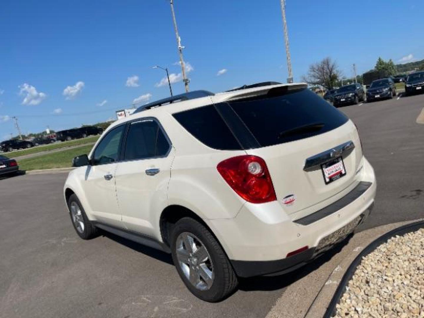 2014 Summit White Chevrolet Equinox LTZ 2WD (1GNALDEK5EZ) with an 2.4L L4 DOHC 16V FFV engine, 6-Speed Automatic transmission, located at 745 S Robert St, St. Paul, MN, 55107, (651) 222-2991, 44.923389, -93.081215 - Photo#5