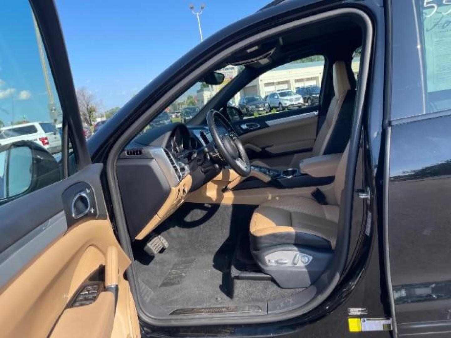 2016 Black Porsche Cayenne S (WP1AB2A28GL) with an 3.6L V6 DOHC 24V engine, 8-Speed Automatic transmission, located at 3301 W Hwy 13, Burnsville, MN, 55337, (952) 460-3200, 44.775333, -93.320808 - Photo#17