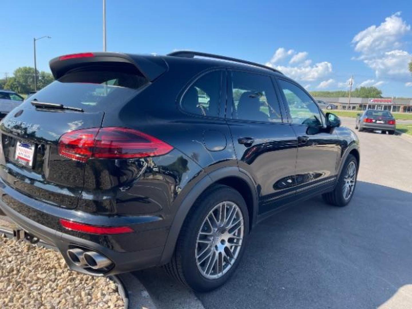 2016 Black Porsche Cayenne S (WP1AB2A28GL) with an 3.6L V6 DOHC 24V engine, 8-Speed Automatic transmission, located at 3301 W Hwy 13, Burnsville, MN, 55337, (952) 460-3200, 44.775333, -93.320808 - Photo#3