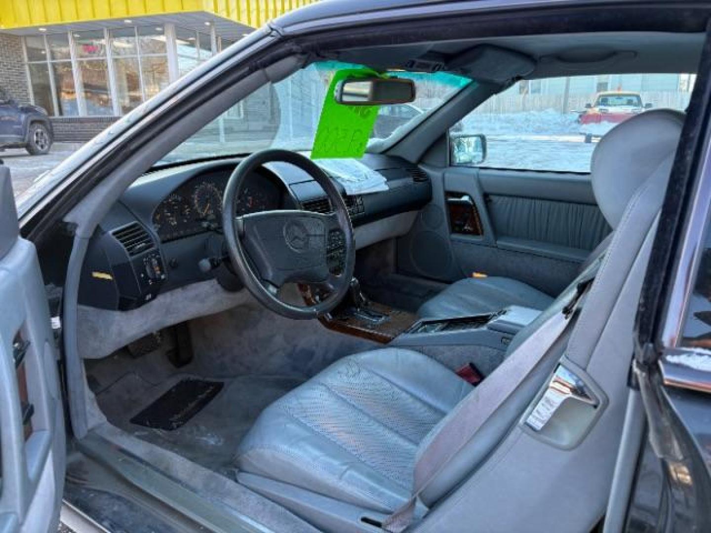 1995 Silver Mercedes-Benz SL-Class SL500 Roadster (WDBFA67E6SF) with an 5.0L V8 DOHC 32V engine, 4-Speed Automatic transmission, located at 745 S Robert St, St. Paul, MN, 55107, (651) 222-2991, 44.923389, -93.081215 - Photo#4