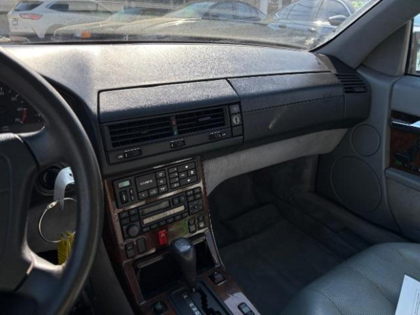 1995 Silver Mercedes-Benz SL-Class SL500 Roadster (WDBFA67E6SF) with an 5.0L V8 DOHC 32V engine, 4-Speed Automatic transmission, located at 745 S Robert St, St. Paul, MN, 55107, (651) 222-2991, 44.923389, -93.081215 - Photo#8