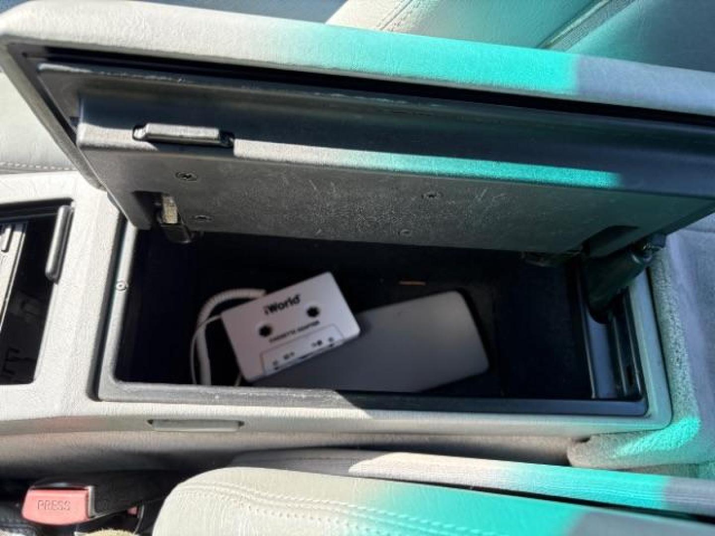 1995 Silver Mercedes-Benz SL-Class SL500 Roadster (WDBFA67E6SF) with an 5.0L V8 DOHC 32V engine, 4-Speed Automatic transmission, located at 745 S Robert St, St. Paul, MN, 55107, (651) 222-2991, 44.923389, -93.081215 - Photo#10