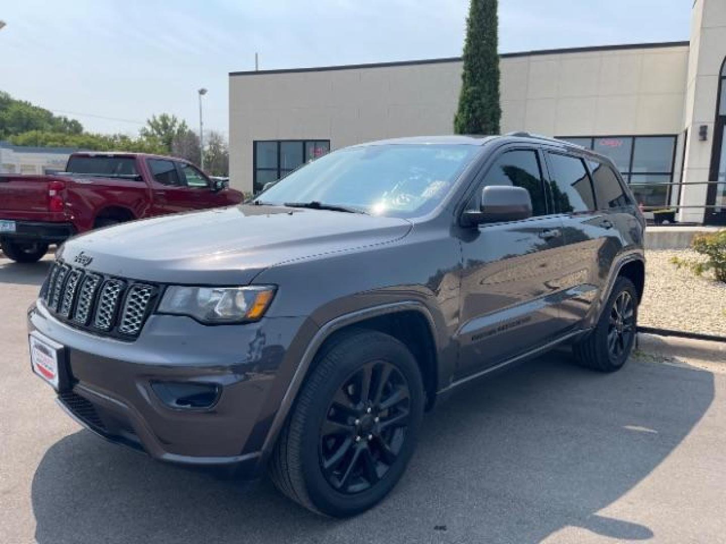 2019 Billet Silver Metallic Clear Coat Jeep Grand Cherokee Laredo 4WD (1C4RJFAG6KC) with an 3.6L V6 DOHC 24V engine, 8-Speed Automatic transmission, located at 745 S Robert St, St. Paul, MN, 55107, (651) 222-2991, 44.923389, -93.081215 - Photo#6