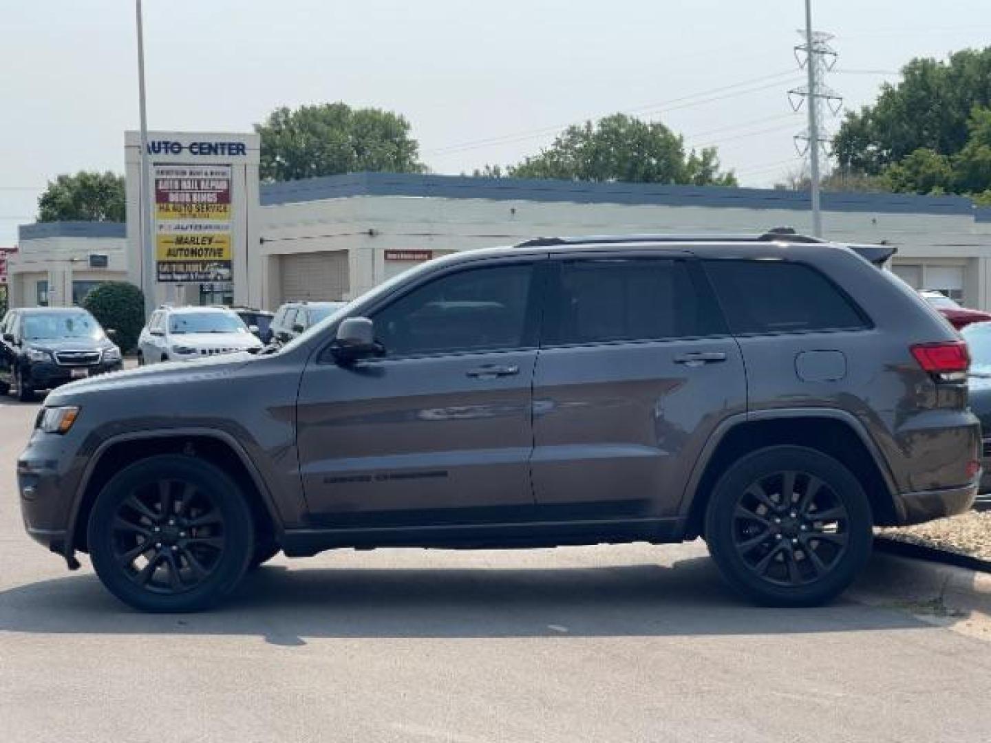 2019 Billet Silver Metallic Clear Coat Jeep Grand Cherokee Laredo 4WD (1C4RJFAG6KC) with an 3.6L V6 DOHC 24V engine, 8-Speed Automatic transmission, located at 745 S Robert St, St. Paul, MN, 55107, (651) 222-2991, 44.923389, -93.081215 - Photo#7