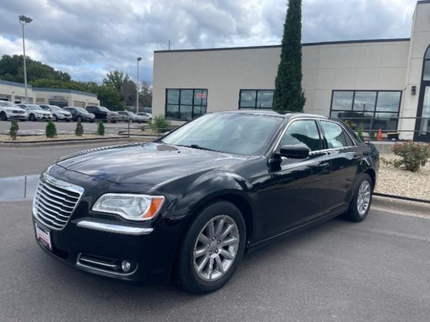 2014 Gloss Black Chrysler 300 RWD (2C3CCAAG2EH) with an 3.6L V6 SOHC 24V engine, 8-Speed Automatic transmission, located at 745 S Robert St, St. Paul, MN, 55107, (651) 222-2991, 44.923389, -93.081215 - Photo#7