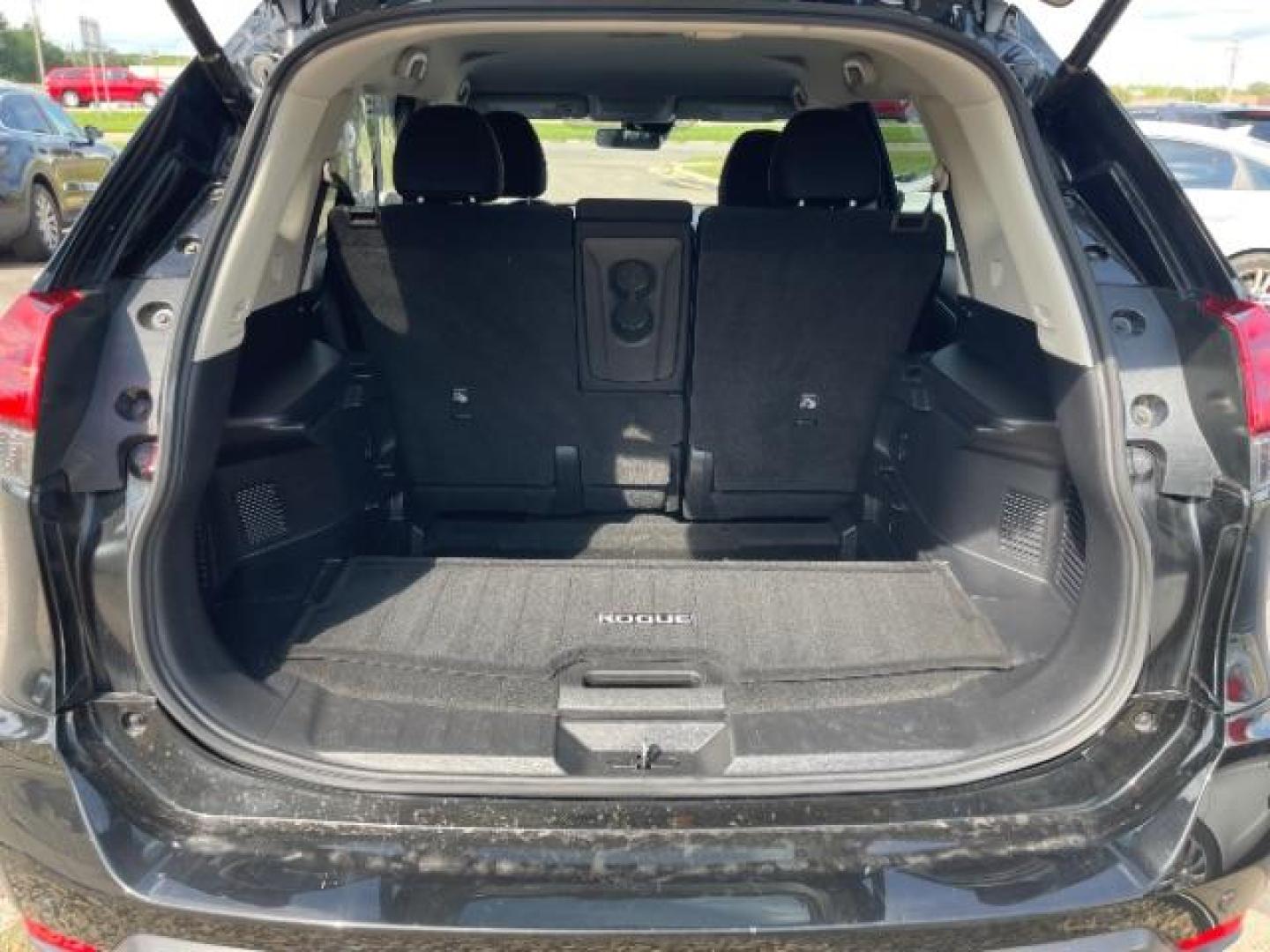 2019 Magnetic Black Pearl Nissan Rogue SV AWD (JN8AT2MV6KW) with an 2.5L L4 DOHC 16V engine, Continuously Variable Transmission transmission, located at 3301 W Hwy 13, Burnsville, MN, 55337, (952) 460-3200, 44.775333, -93.320808 - Photo#9