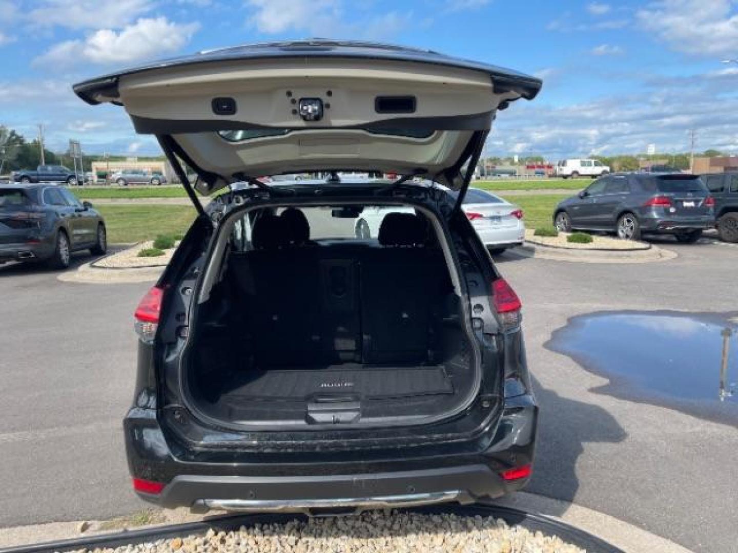 2019 Magnetic Black Pearl Nissan Rogue SV AWD (JN8AT2MV6KW) with an 2.5L L4 DOHC 16V engine, Continuously Variable Transmission transmission, located at 3301 W Hwy 13, Burnsville, MN, 55337, (952) 460-3200, 44.775333, -93.320808 - Photo#10