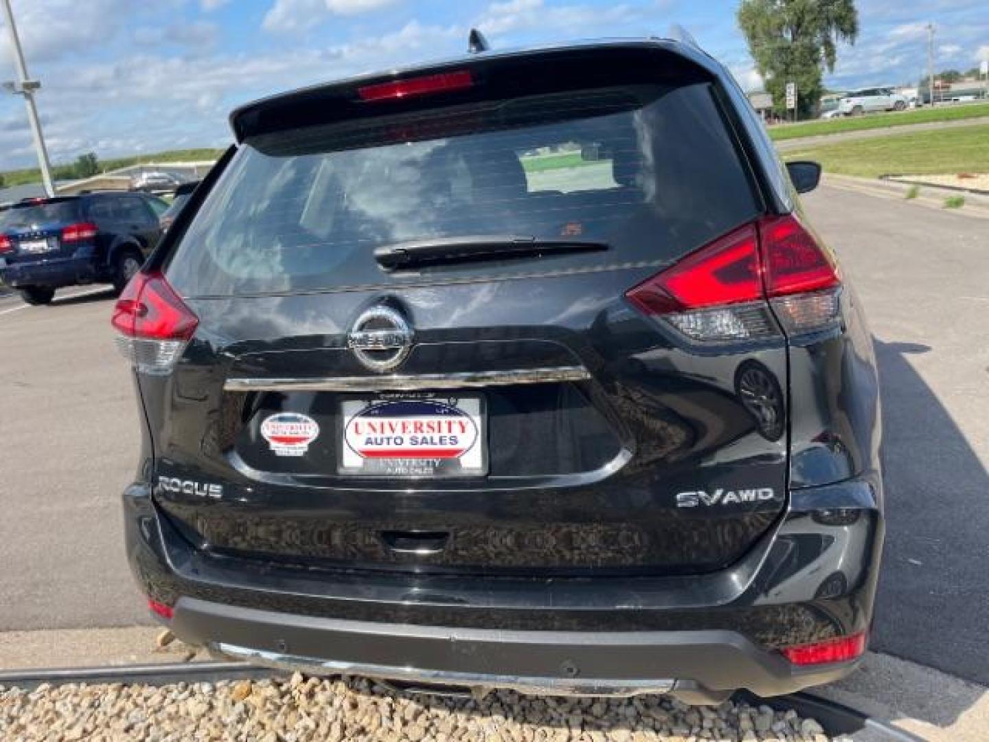 2019 Magnetic Black Pearl Nissan Rogue SV AWD (JN8AT2MV6KW) with an 2.5L L4 DOHC 16V engine, Continuously Variable Transmission transmission, located at 3301 W Hwy 13, Burnsville, MN, 55337, (952) 460-3200, 44.775333, -93.320808 - Photo#4