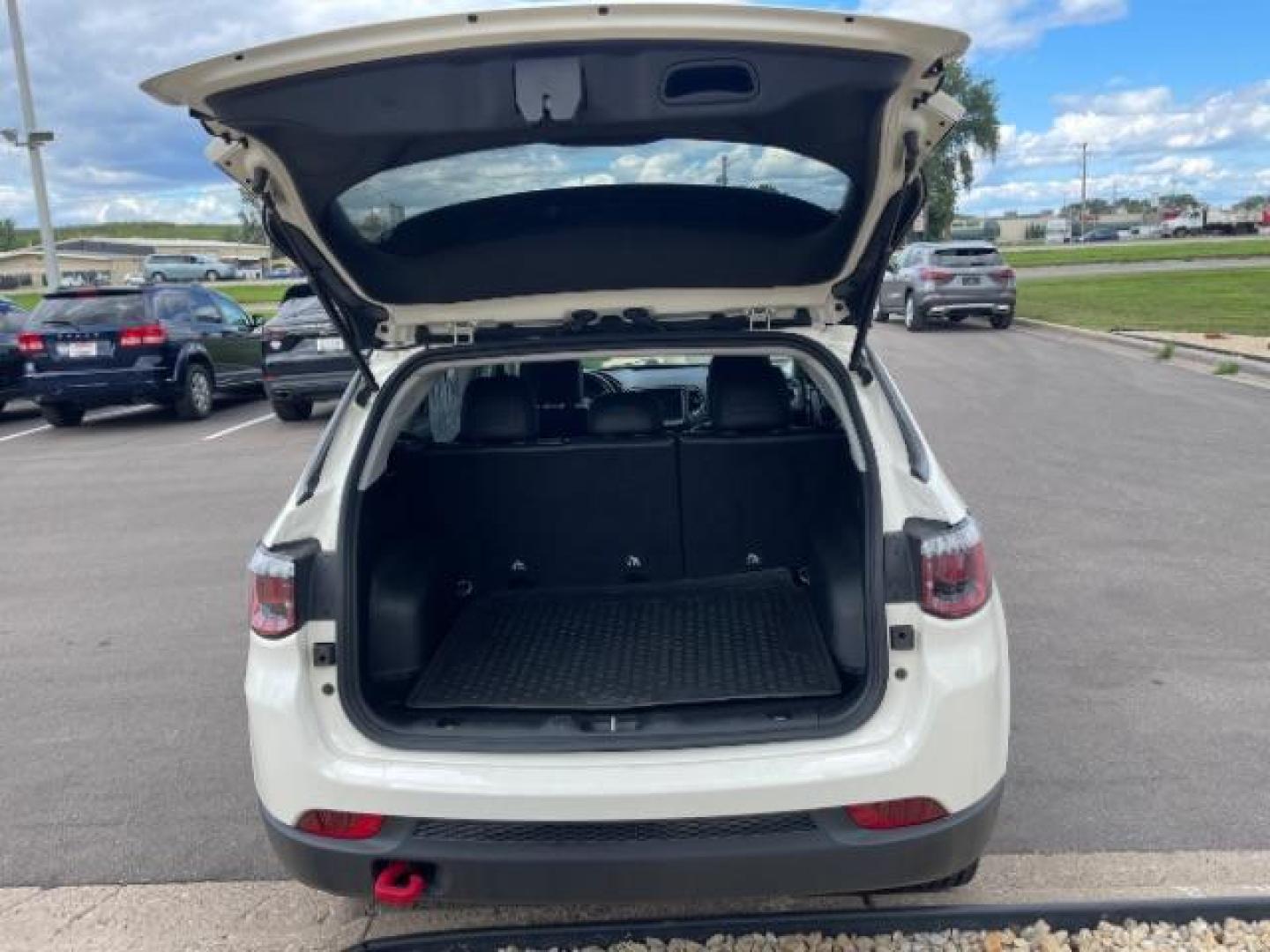 2018 White Clear Coat/Black Clear Coat Jeep Compass Trailhawk 4WD (3C4NJDDBXJT) with an 2.4L L4 DOHC 16V engine, 9-Speed Automatic transmission, located at 745 S Robert St, St. Paul, MN, 55107, (651) 222-2991, 44.923389, -93.081215 - Photo#13