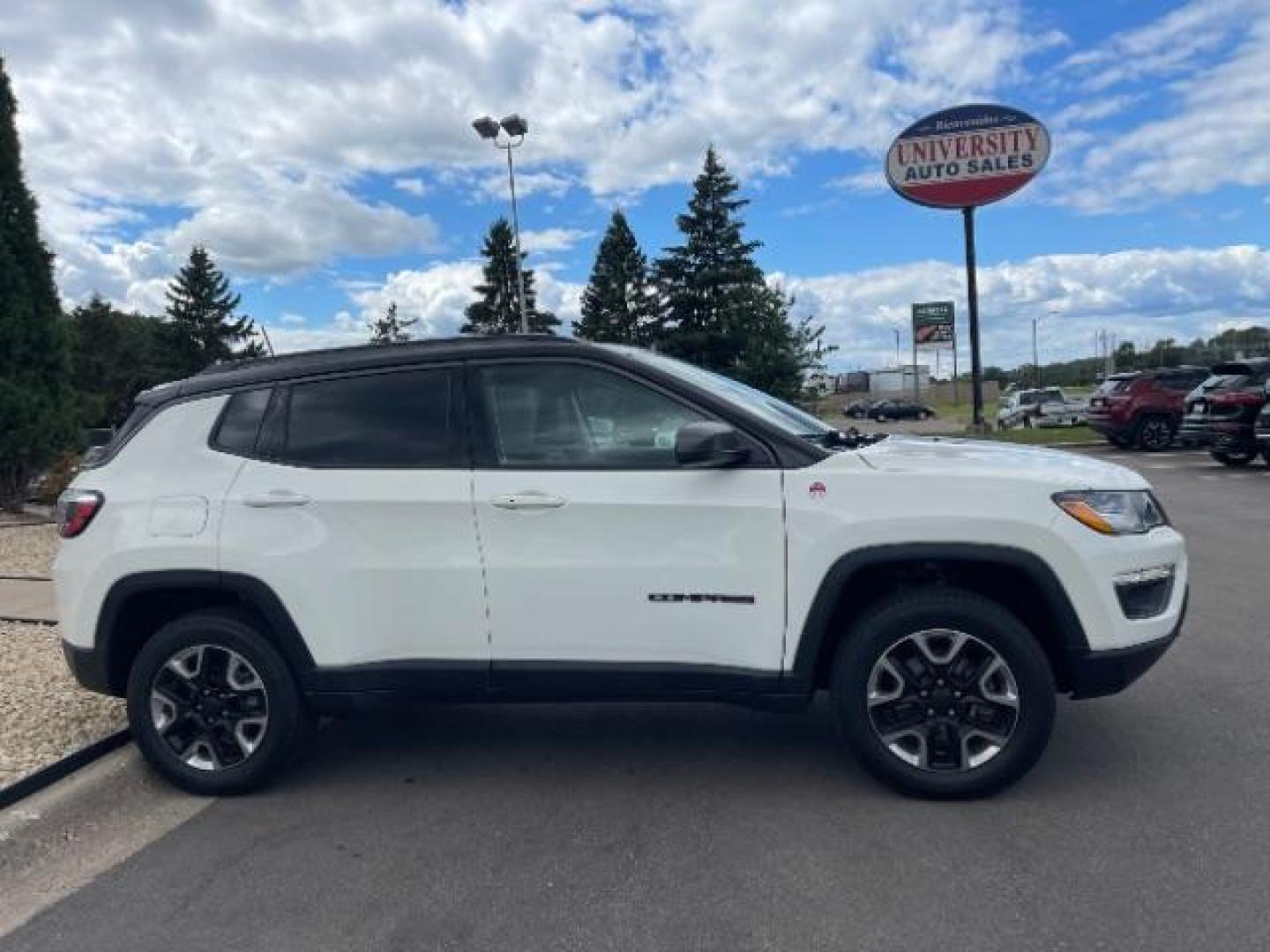 2018 White Clear Coat/Black Clear Coat Jeep Compass Trailhawk 4WD (3C4NJDDBXJT) with an 2.4L L4 DOHC 16V engine, 9-Speed Automatic transmission, located at 745 S Robert St, St. Paul, MN, 55107, (651) 222-2991, 44.923389, -93.081215 - Photo#2