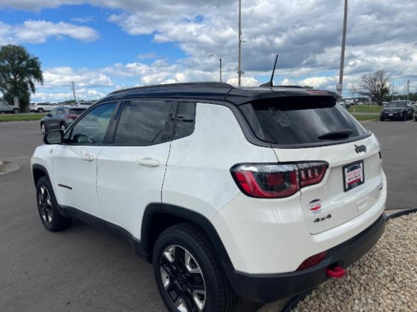 2018 White Clear Coat/Black Clear Coat Jeep Compass Trailhawk 4WD (3C4NJDDBXJT) with an 2.4L L4 DOHC 16V engine, 9-Speed Automatic transmission, located at 745 S Robert St, St. Paul, MN, 55107, (651) 222-2991, 44.923389, -93.081215 - Photo#5