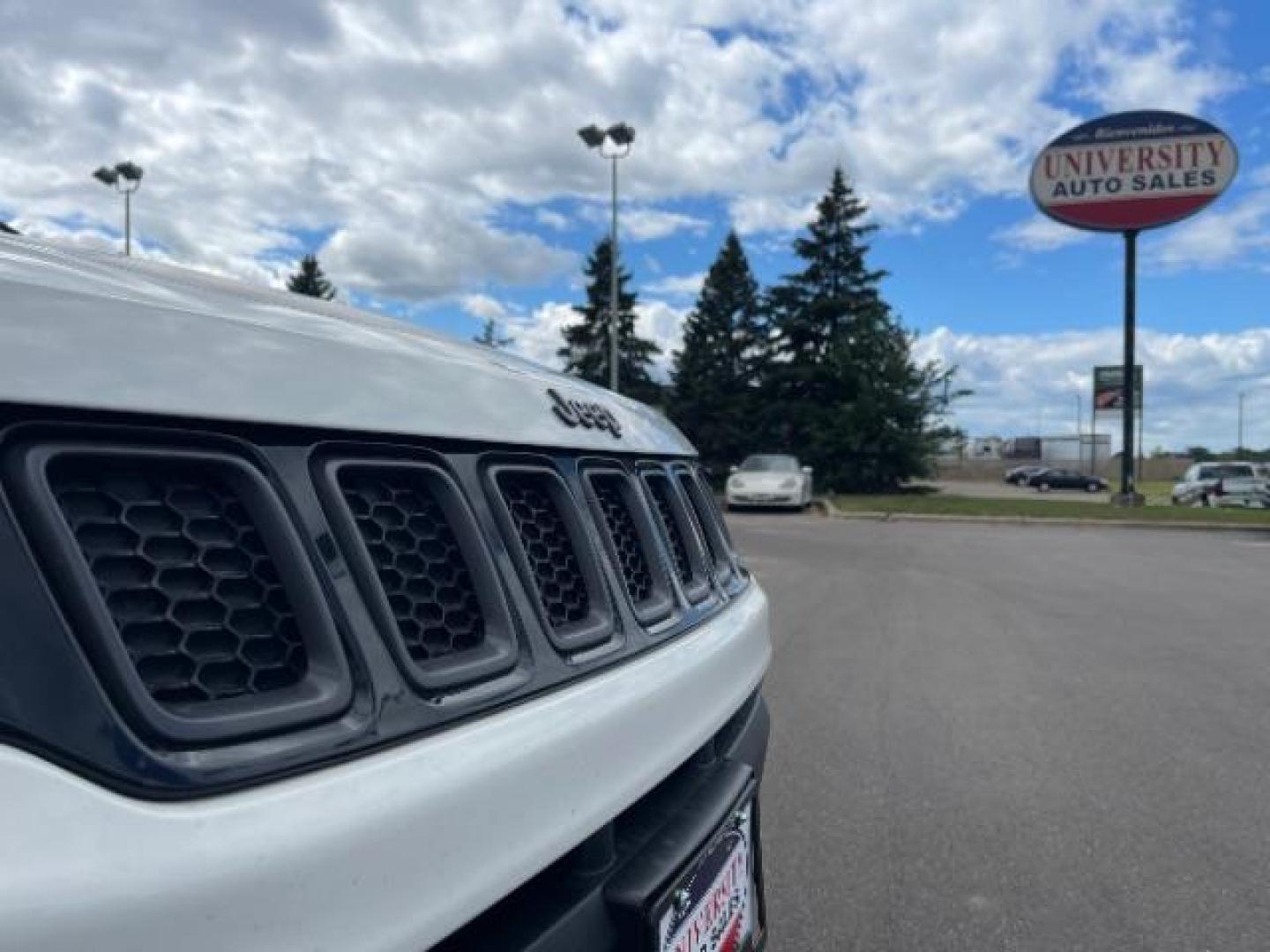 2018 White Clear Coat/Black Clear Coat Jeep Compass Trailhawk 4WD (3C4NJDDBXJT) with an 2.4L L4 DOHC 16V engine, 9-Speed Automatic transmission, located at 745 S Robert St, St. Paul, MN, 55107, (651) 222-2991, 44.923389, -93.081215 - Photo#8