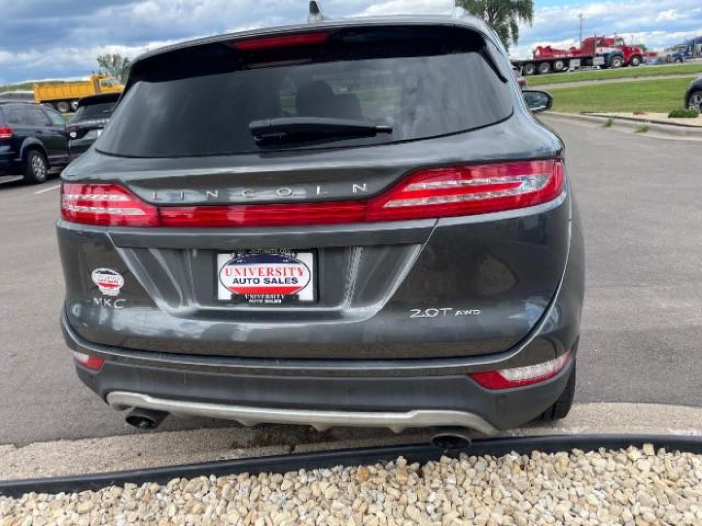 2018 Magnetic Gray Metallic Lincoln MKC Select AWD (5LMCJ2D98JU) with an 2.0L L4 DOHC 16V engine, 6-Speed Automatic transmission, located at 745 S Robert St, St. Paul, MN, 55107, (651) 222-2991, 44.923389, -93.081215 - Photo#4