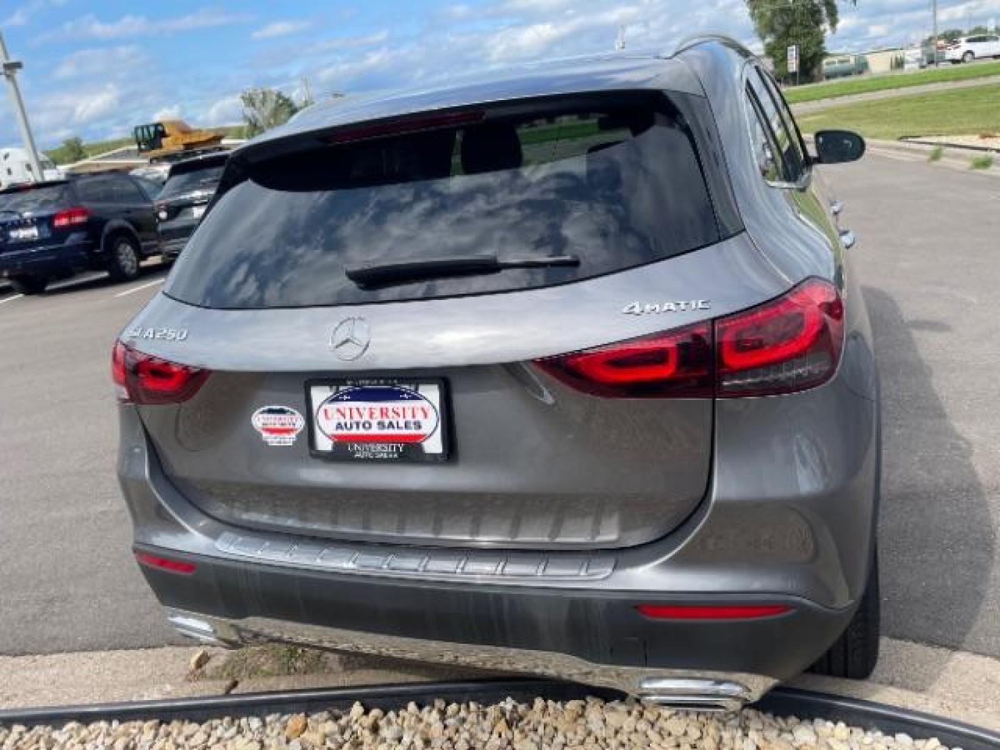 2021 Mercedes-Benz GLA-Class GLA250 4MATIC (W1N4N4HB6MJ) with an 2.0L L4 DOHC 16V TURBO engine, 8-Speed Automatic transmission, located at 745 S Robert St, St. Paul, MN, 55107, (651) 222-2991, 44.923389, -93.081215 - Photo#4