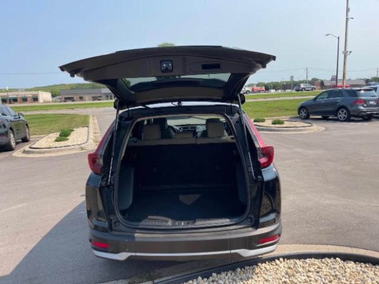 2020 Crystal Black Pearl Honda CR-V EX AWD (2HKRW2H54LH) with an 1.5L L4 16V DOHC TURBO engine, Continuously Variable Transmission transmission, located at 3301 W Hwy 13, Burnsville, MN, 55337, (952) 460-3200, 44.775333, -93.320808 - Photo#10