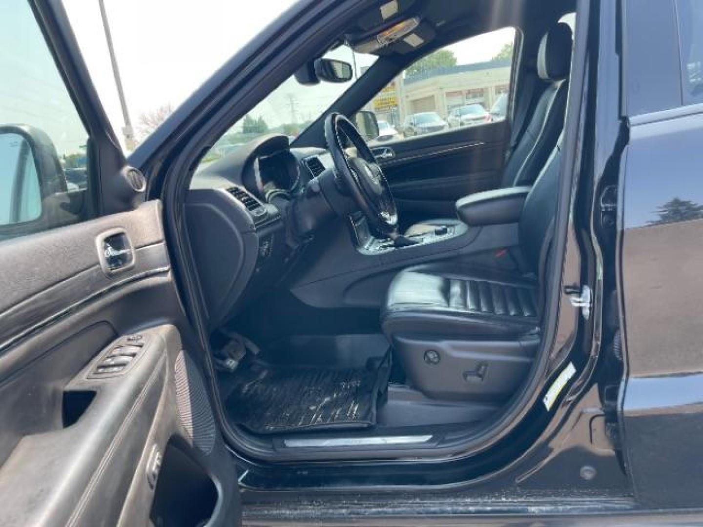 2019 Diamond Black Crystal Pearl Coat Jeep Grand Cherokee Limited 4WD (1C4RJFBG0KC) with an 3.6L V6 DOHC 24V engine, 8-Speed Automatic transmission, located at 745 S Robert St, St. Paul, MN, 55107, (651) 222-2991, 44.923389, -93.081215 - Photo#15