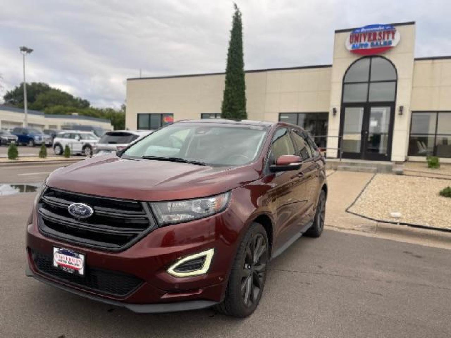 2015 Bronze Fire Metallic Tinted Clearcoat Ford Edge Sport AWD (2FMTK4AP9FB) with an 2.7L V6 DOCH 24V engine, 6-Speed Automatic transmission, located at 3301 W Hwy 13, Burnsville, MN, 55337, (952) 460-3200, 44.775333, -93.320808 - Photo#4