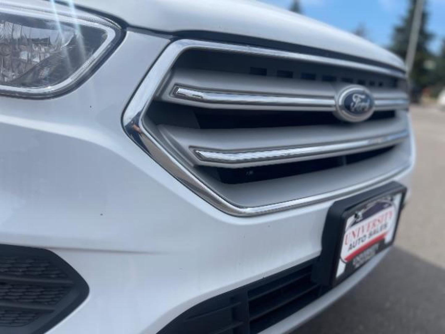 2018 Oxford White Ford Escape SE 4WD (1FMCU9G93JU) with an 2.0L L4 DOHC 16V engine, 6-Speed Automatic transmission, located at 3301 W Hwy 13, Burnsville, MN, 55337, (952) 460-3200, 44.775333, -93.320808 - Photo#8