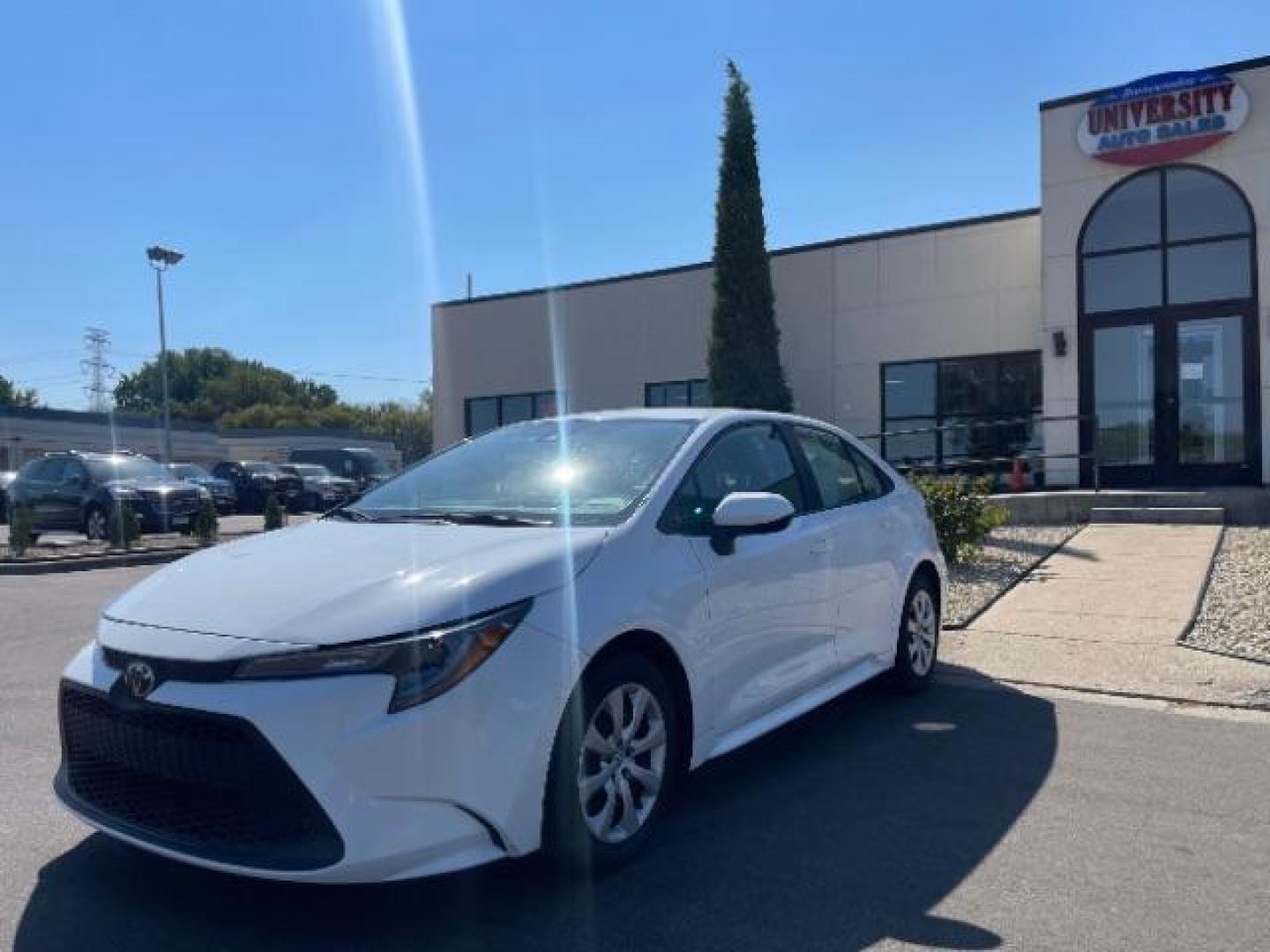 2021 Toyota Corolla LE (5YFEPMAE2MP) with an 1.8L L4 DOHC 16V engine, Continuously Variable Transmission transmission, located at 745 S Robert St, St. Paul, MN, 55107, (651) 222-2991, 44.923389, -93.081215 - Photo#3