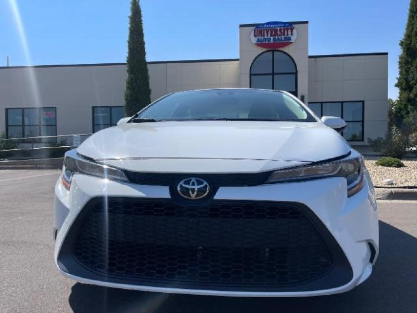 2021 Toyota Corolla LE (5YFEPMAE2MP) with an 1.8L L4 DOHC 16V engine, Continuously Variable Transmission transmission, located at 745 S Robert St, St. Paul, MN, 55107, (651) 222-2991, 44.923389, -93.081215 - Photo#4