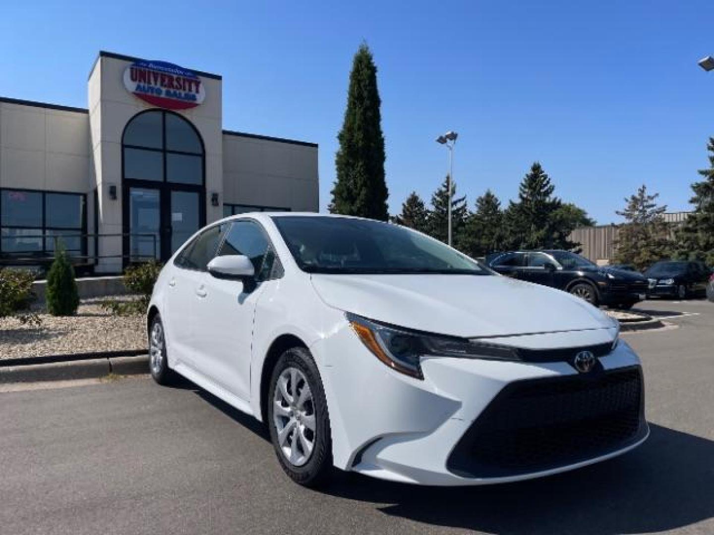 2021 Toyota Corolla LE (5YFEPMAE2MP) with an 1.8L L4 DOHC 16V engine, Continuously Variable Transmission transmission, located at 745 S Robert St, St. Paul, MN, 55107, (651) 222-2991, 44.923389, -93.081215 - Photo#5