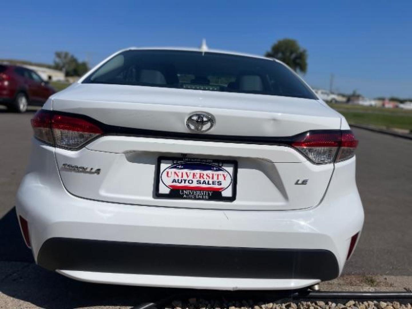 2021 Toyota Corolla LE (5YFEPMAE2MP) with an 1.8L L4 DOHC 16V engine, Continuously Variable Transmission transmission, located at 745 S Robert St, St. Paul, MN, 55107, (651) 222-2991, 44.923389, -93.081215 - Photo#7