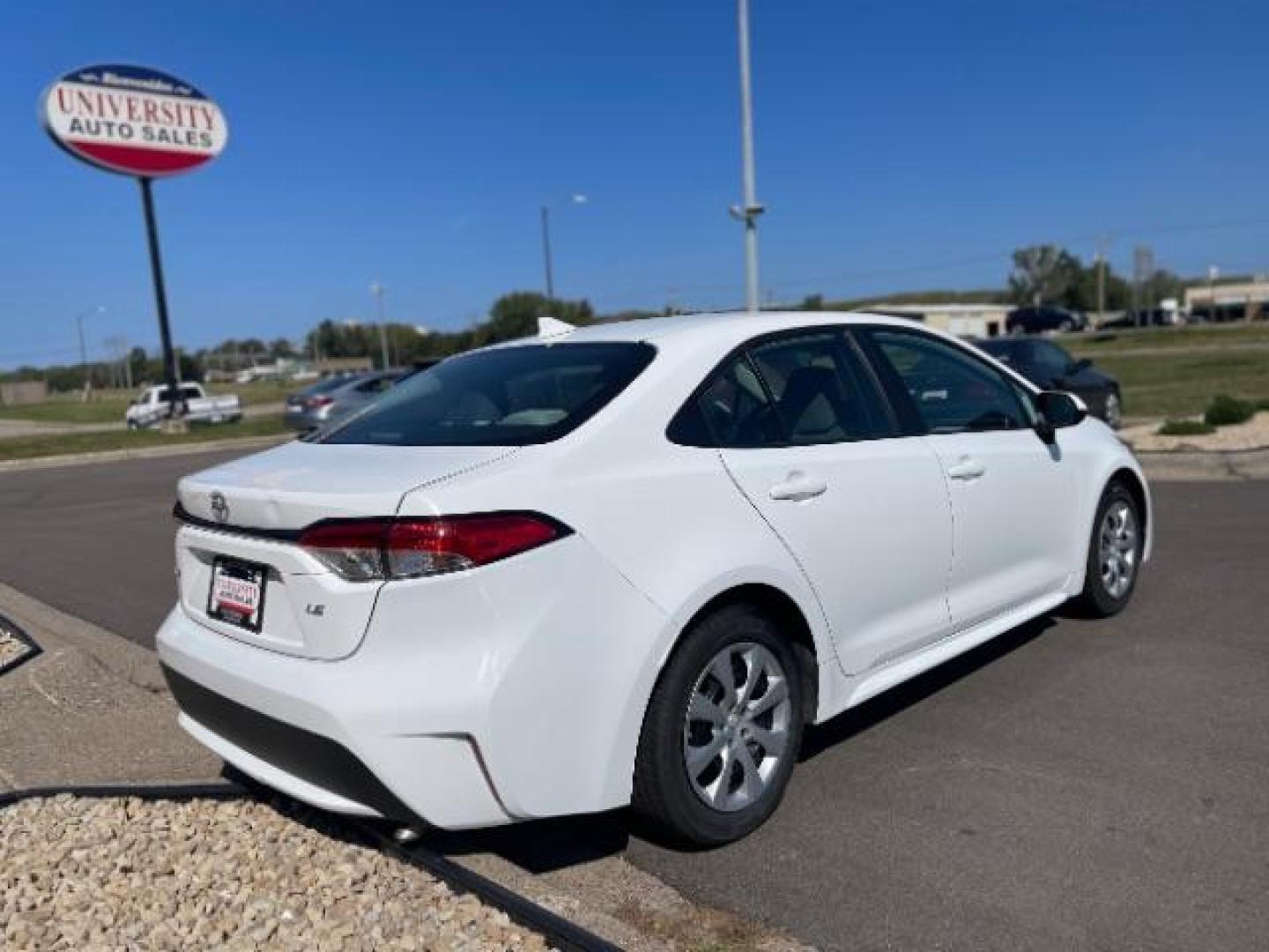 2021 Toyota Corolla LE (5YFEPMAE2MP) with an 1.8L L4 DOHC 16V engine, Continuously Variable Transmission transmission, located at 745 S Robert St, St. Paul, MN, 55107, (651) 222-2991, 44.923389, -93.081215 - Photo#8