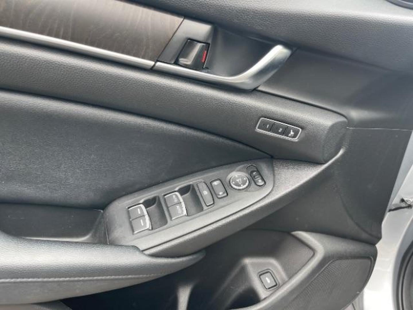 2018 Lunar Silver Metallic Honda Accord EX-L 2.0T 10A (1HGCV2F5XJA) with an 2.0L L4 DOHC 16V TURBO engine, 10-Speed Automatic transmission, located at 745 S Robert St, St. Paul, MN, 55107, (651) 222-2991, 44.923389, -93.081215 - Photo#18