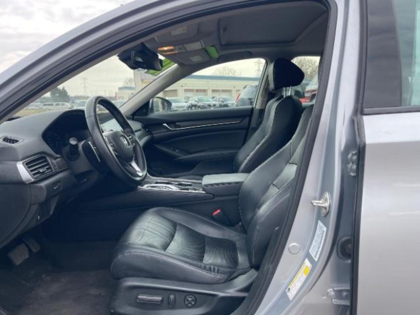 2018 Lunar Silver Metallic Honda Accord EX-L 2.0T 10A (1HGCV2F5XJA) with an 2.0L L4 DOHC 16V TURBO engine, 10-Speed Automatic transmission, located at 745 S Robert St, St. Paul, MN, 55107, (651) 222-2991, 44.923389, -93.081215 - Photo#19
