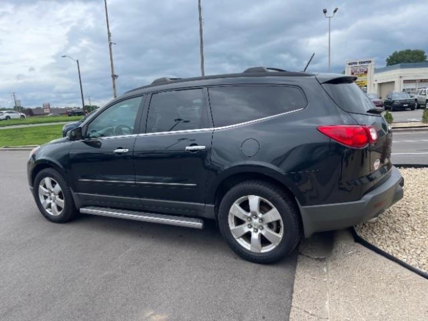 2012 Black Granite Metallic Chevrolet Traverse LTZ FWD (1GNKRLED8CJ) with an 3.6L V6 DOHC 24V engine, 6-Speed Automatic transmission, located at 745 S Robert St, St. Paul, MN, 55107, (651) 222-2991, 44.923389, -93.081215 - Photo#6