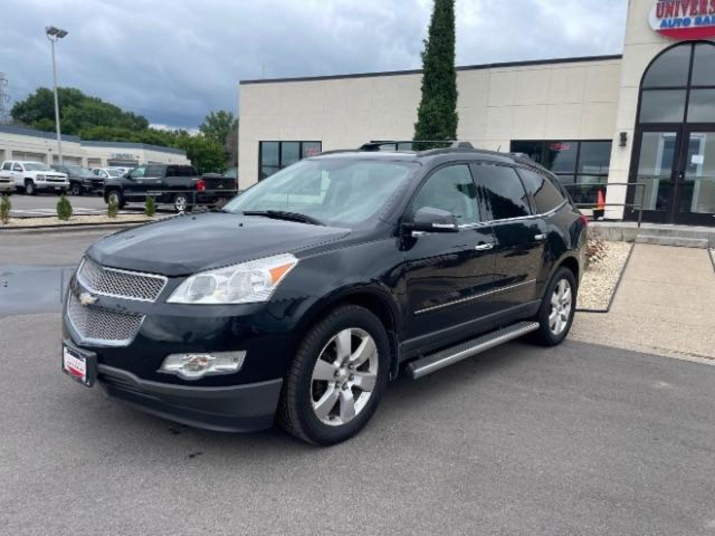 2012 Black Granite Metallic Chevrolet Traverse LTZ FWD (1GNKRLED8CJ) with an 3.6L V6 DOHC 24V engine, 6-Speed Automatic transmission, located at 745 S Robert St, St. Paul, MN, 55107, (651) 222-2991, 44.923389, -93.081215 - Photo#8