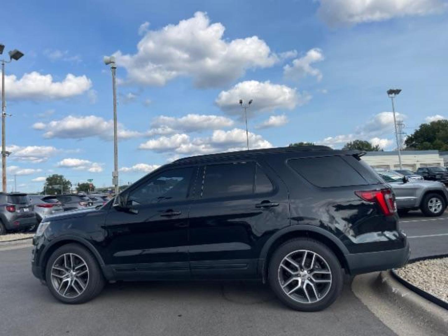 2017 Shadow Black Ford Explorer Sport 4WD (1FM5K8GT4HG) with an 3.5L V6 DOHC 24V engine, 6-Speed Automatic transmission, located at 745 S Robert St, St. Paul, MN, 55107, (651) 222-2991, 44.923389, -93.081215 - Photo#7