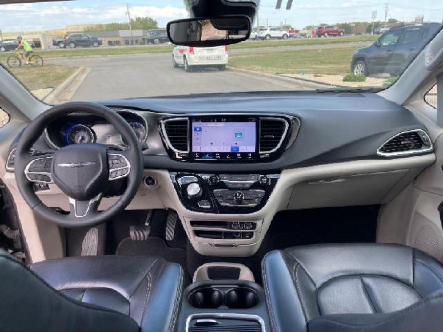 2022 Granite Crystal Metallic Clear Coat Chrysler Pacifica Touring-L (2C4RC1BG0NR) with an 3.6L V6 DOHC 24V engine, 9-Speed Automatic transmission, located at 3301 W Hwy 13, Burnsville, MN, 55337, (952) 460-3200, 44.775333, -93.320808 - Photo#14