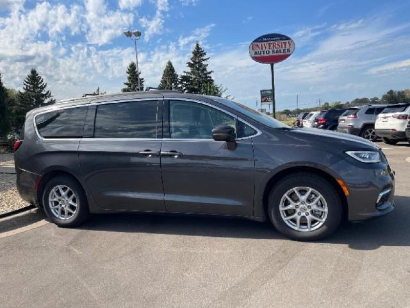 2022 Granite Crystal Metallic Clear Coat Chrysler Pacifica Touring-L (2C4RC1BG0NR) with an 3.6L V6 DOHC 24V engine, 9-Speed Automatic transmission, located at 3301 W Hwy 13, Burnsville, MN, 55337, (952) 460-3200, 44.775333, -93.320808 - Photo#2