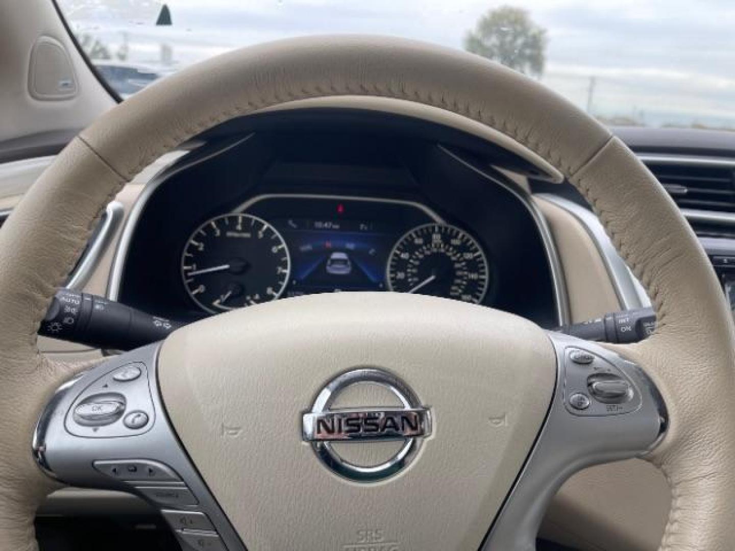 2017 Pearl White Nissan Murano SL AWD (5N1AZ2MH5HN) with an 3.5L V6 DOHC 24V engine, Continuously Variable Transmission transmission, located at 3301 W Hwy 13, Burnsville, MN, 55337, (952) 460-3200, 44.775333, -93.320808 - Photo#24