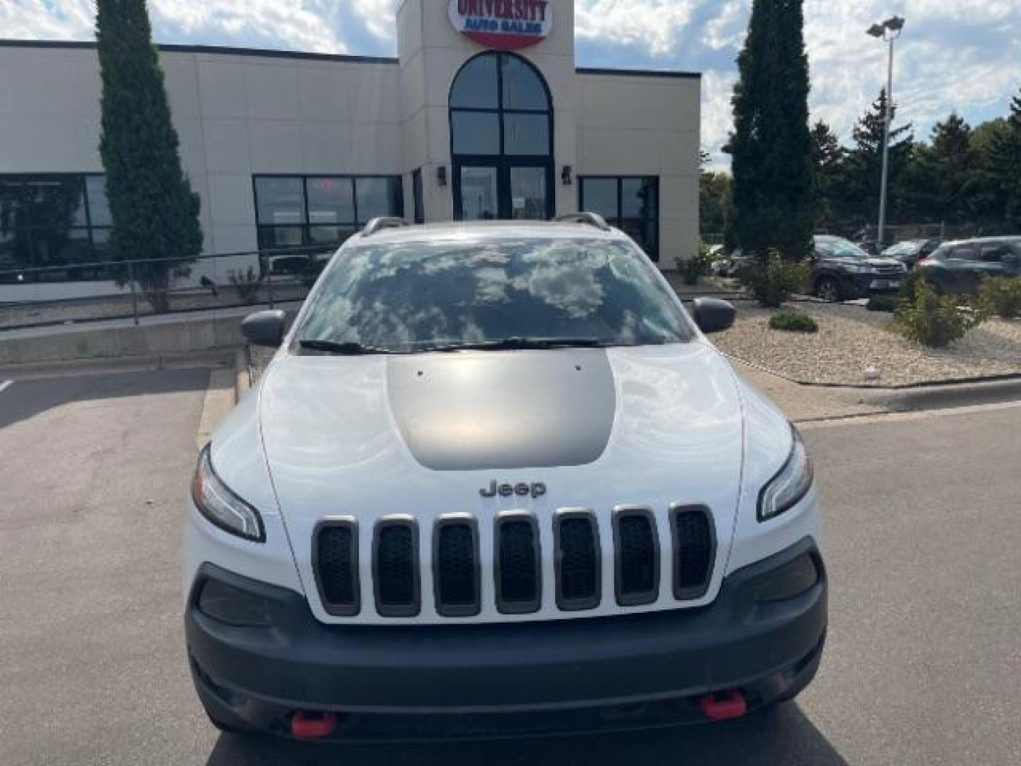 2018 Bright White Clear Coat Jeep Cherokee Trailhawk 4WD (1C4PJMBX3JD) with an 3.2L V6 DOHC 24V engine, 9-Speed Automatic transmission, located at 3301 W Hwy 13, Burnsville, MN, 55337, (952) 460-3200, 44.775333, -93.320808 - Photo#0