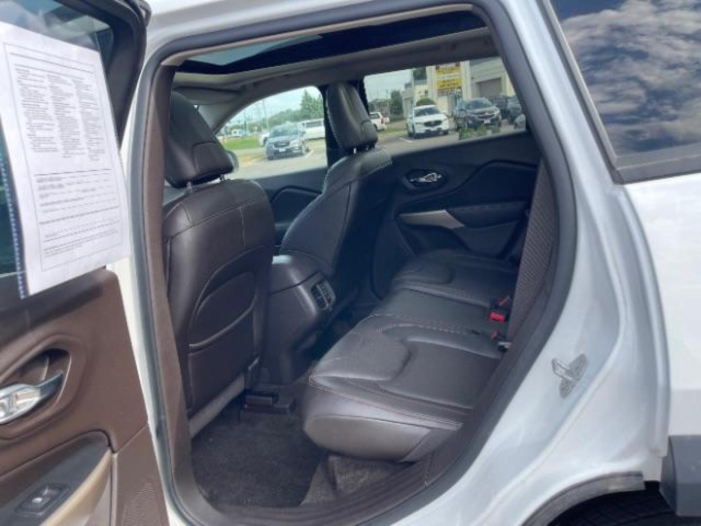 2018 Bright White Clear Coat Jeep Cherokee Trailhawk 4WD (1C4PJMBX3JD) with an 3.2L V6 DOHC 24V engine, 9-Speed Automatic transmission, located at 3301 W Hwy 13, Burnsville, MN, 55337, (952) 460-3200, 44.775333, -93.320808 - Photo#17