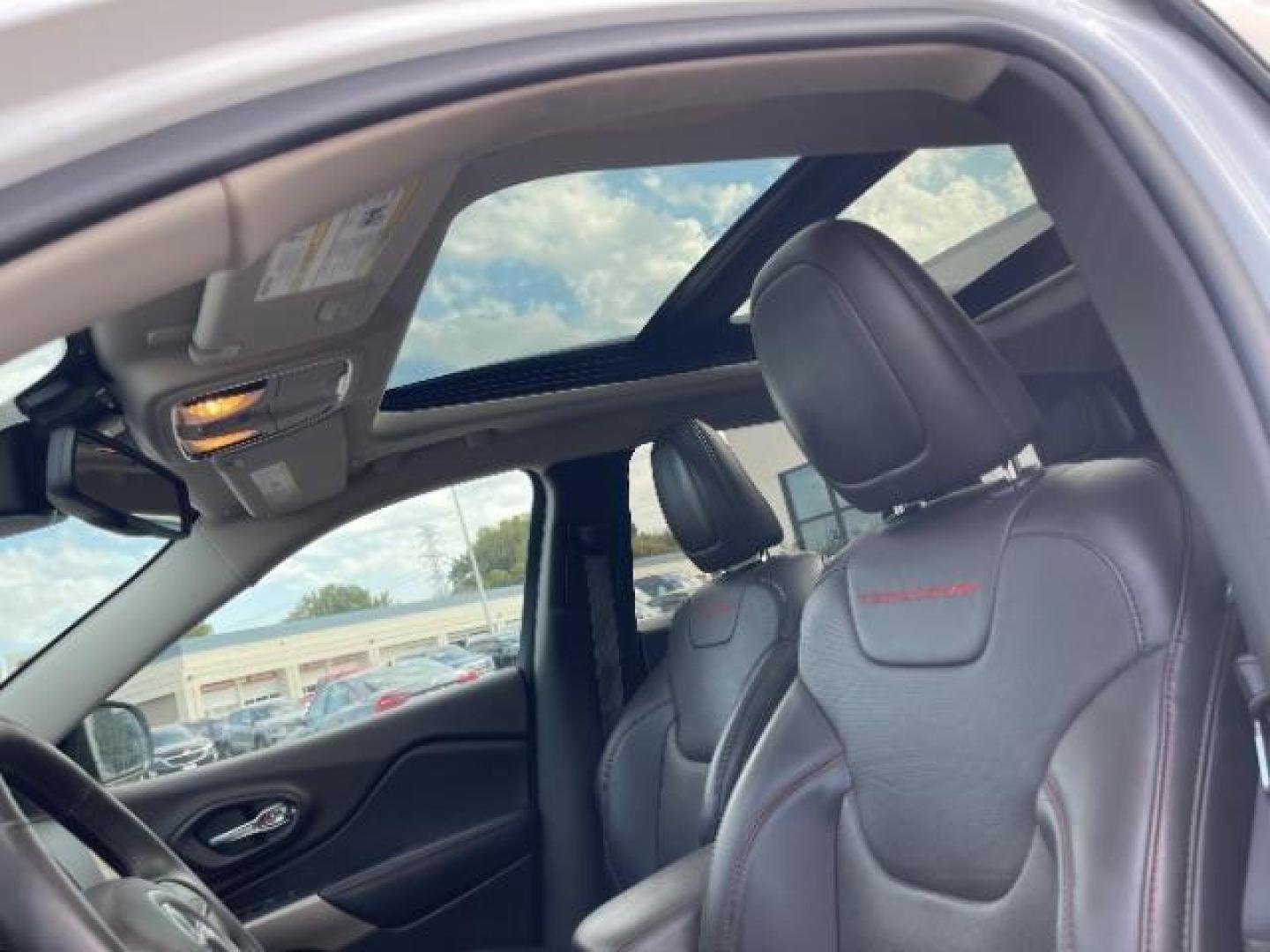 2018 Bright White Clear Coat Jeep Cherokee Trailhawk 4WD (1C4PJMBX3JD) with an 3.2L V6 DOHC 24V engine, 9-Speed Automatic transmission, located at 3301 W Hwy 13, Burnsville, MN, 55337, (952) 460-3200, 44.775333, -93.320808 - Photo#18