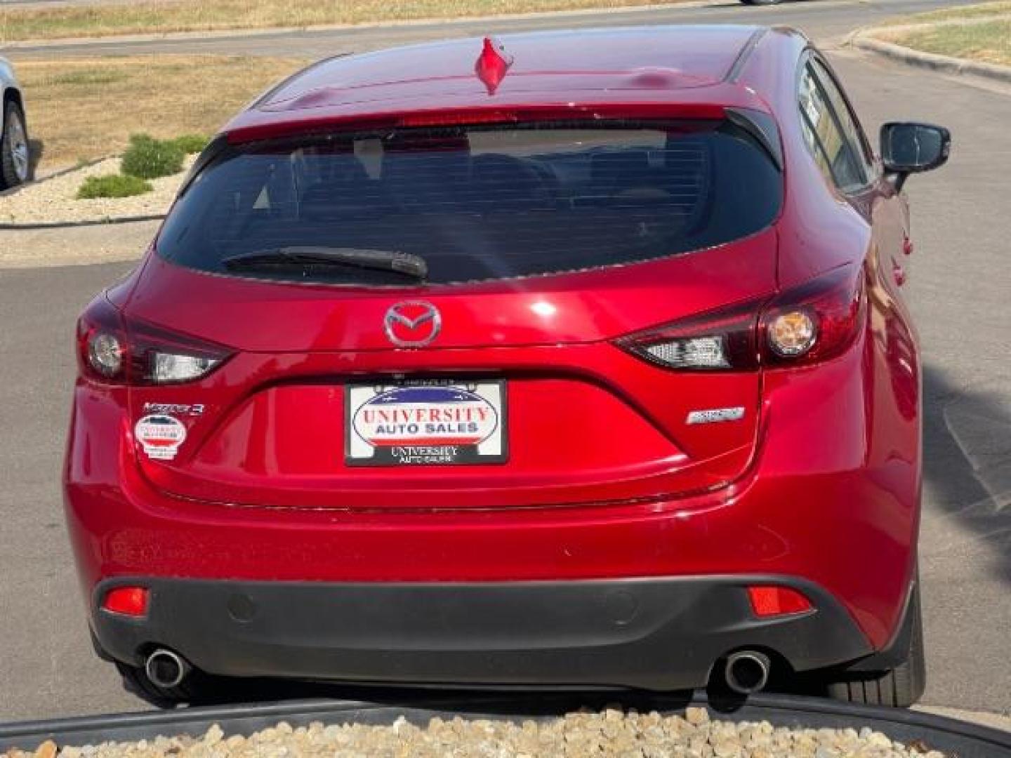 2016 Mazda MAZDA3 i SE AT 5-Door (JM1BM1N75G1) with an 2.0L L4 DOHC 16V engine, 6-Speed Automatic transmission, located at 3301 W Hwy 13, Burnsville, MN, 55337, (952) 460-3200, 44.775333, -93.320808 - Photo#5