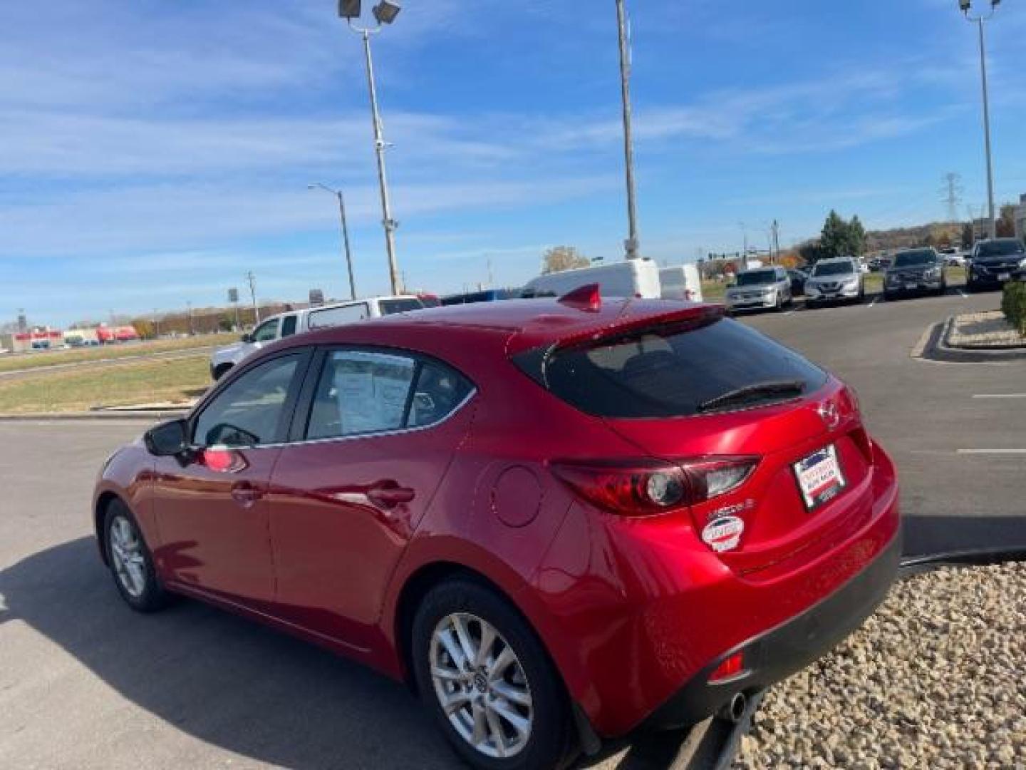 2016 Mazda MAZDA3 i SE AT 5-Door (JM1BM1N75G1) with an 2.0L L4 DOHC 16V engine, 6-Speed Automatic transmission, located at 3301 W Hwy 13, Burnsville, MN, 55337, (952) 460-3200, 44.775333, -93.320808 - Photo#6