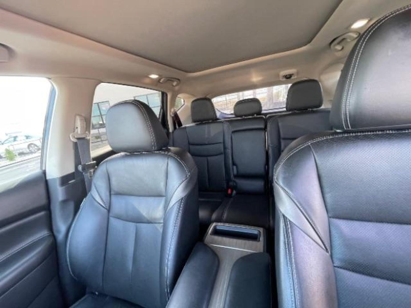 2016 Magnetic Black Nissan Murano Platinum AWD (5N1AZ2MH1GN) with an 3.5L V6 DOHC 24V engine, Continuously Variable Transmission transmission, located at 3301 W Hwy 13, Burnsville, MN, 55337, (952) 460-3200, 44.775333, -93.320808 - Photo#16